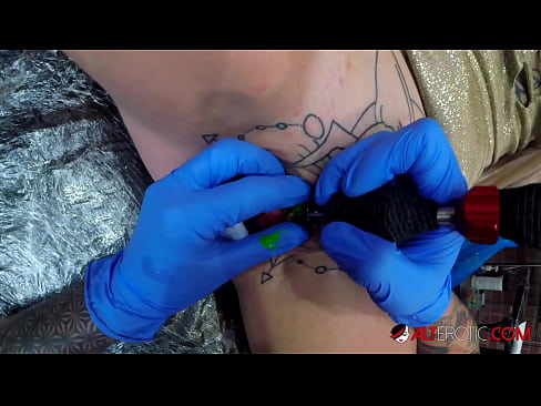 ❤️ Ekstreme tatuita varmulo Sully Savage ricevis tatuon sur sia klitoro ❤️❌ Kvalita porno ĉe eo.passiveincome1.ru ﹏