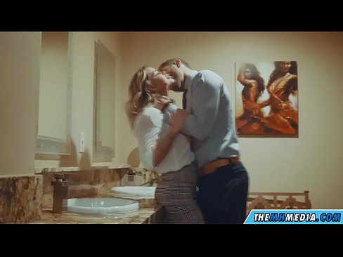 ❤️ Kiam belplena blondulo delogas vin en publika necesejo ❤️❌ Kvalita porno ĉe eo.passiveincome1.ru ﹏